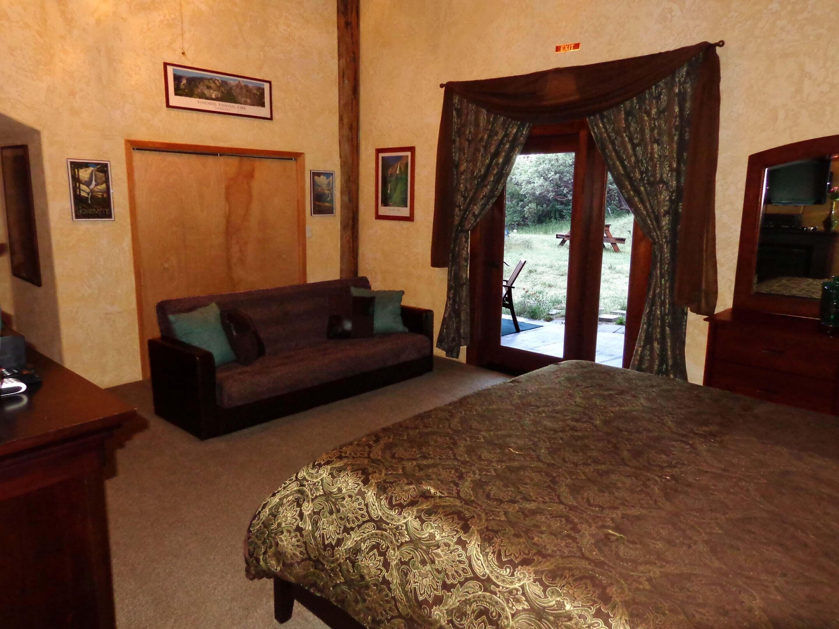 Sequoia Room | Egyptian cotton sheets, premium bedding, individually decorated