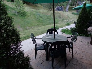 Redwood Room | View from room - Evergreen Haus (Oakhurst)