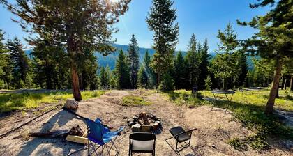 Private Wooded Camp site with fully equipped fifth wheel above Lolo Hot Springs
