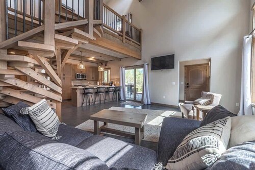 Glacier Park 2BD Condo•BBQ•Hot Tub•Easy Access GNP