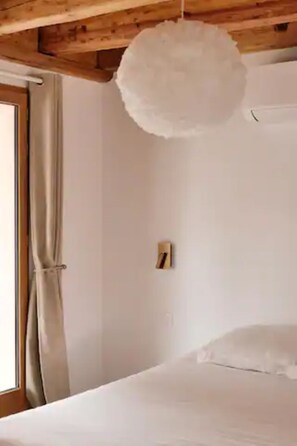 5 chambres, fer et planche à repasser, Wi-Fi, draps fournis