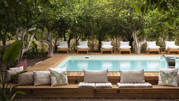 Piscine extérieure (ouverte en saison)
