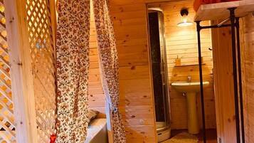 Economy House | Egyptian cotton sheets, premium bedding, minibar, individually decorated
