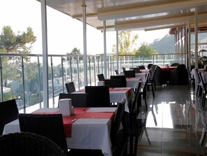 Free daily buffet breakfast - Nicholas Park Hotel (Fethiye)