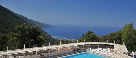 Alberca al aire libre por temporada