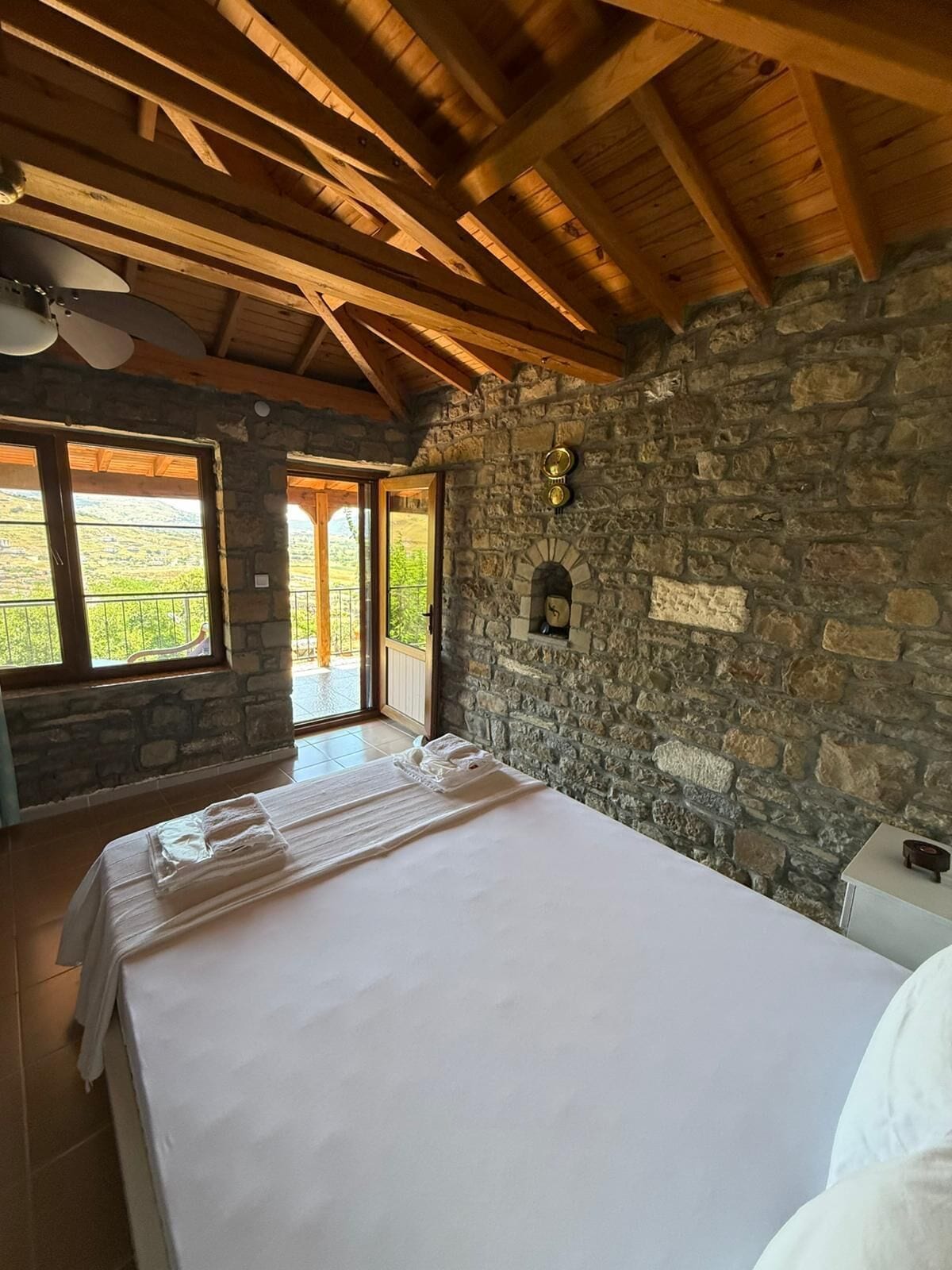 Habitación estándar | Escritorio, wifi gratis y ropa de cama 