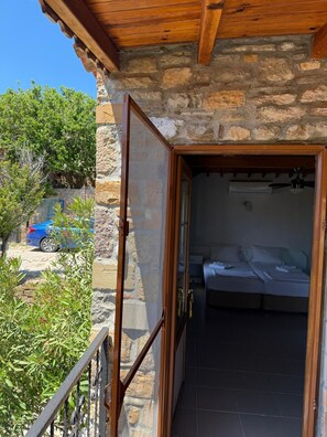 Balcony - Vama Konuk Evi (Gökçeada)