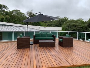 Terrace/patio - Beautiful farm with swimming pool, barbecue, comfort and fun in Ibiúna. (Ibiuna)