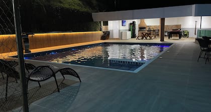 Beautiful farm with swimming pool, barbecue, comfort and fun in Ibiúna.