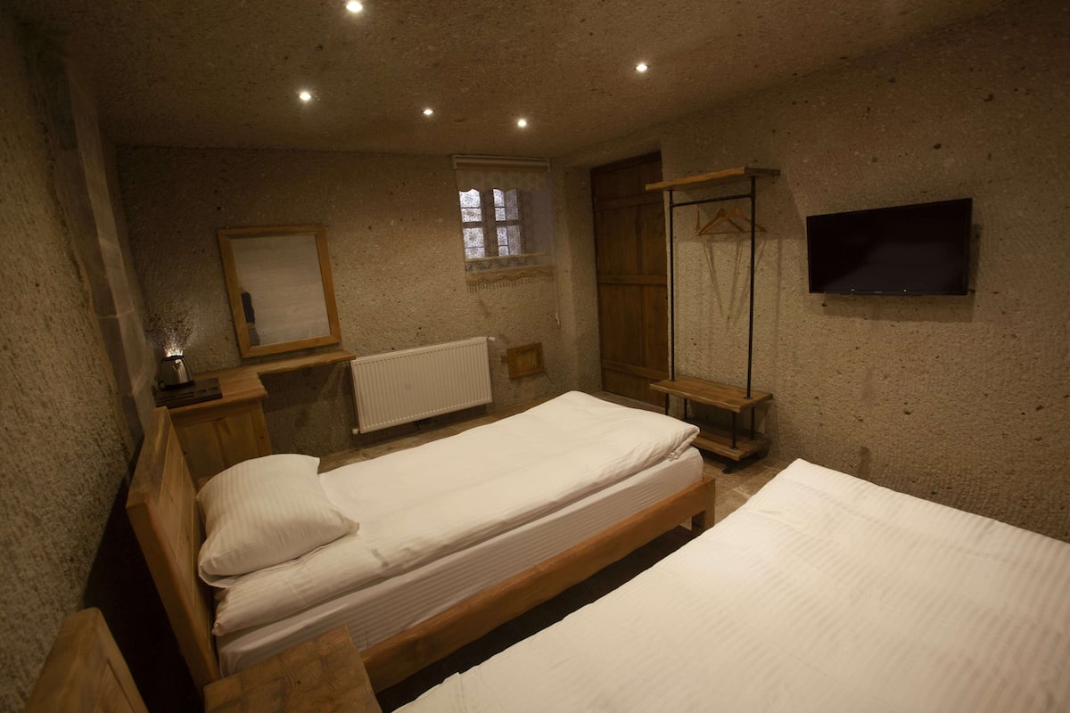 Economic twin room