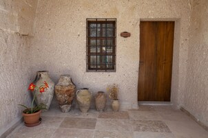 Egyptian cotton sheets, premium bedding, minibar, individually furnished