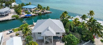 PARADISE on Sugarloaf Key! 704-650-8105 Summer and Fall low rates.