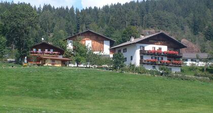 Cozy apartment on the farm Vöran / Hafling