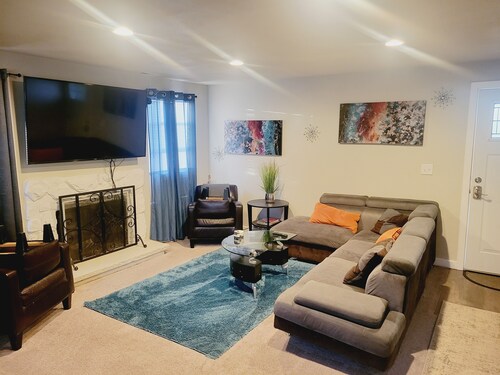 5br 8bed house near airport, downtown & train