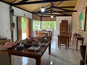 Frokostbuffé er inkludert hver dag