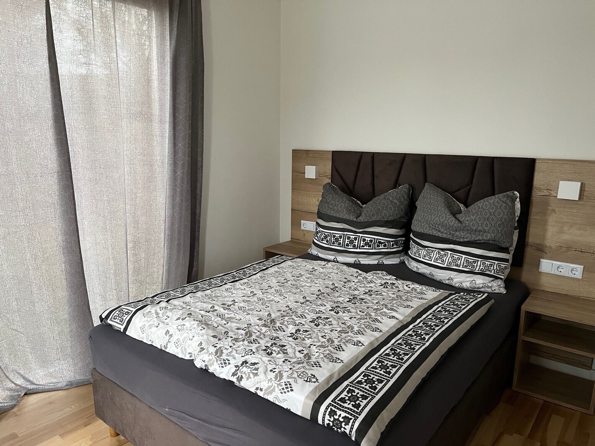 3 bedrooms, desk, free WiFi, bed sheets