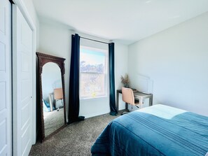 3 bedrooms, desk, free WiFi, bed sheets