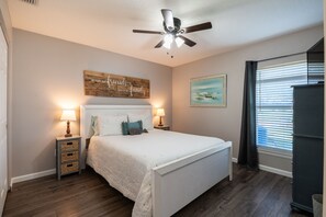 3 bedrooms, desk, iron/ironing board, travel cot