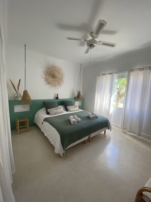 Signature Double or Twin Room | In-room safe, free WiFi - La Bohemia del Rio Hostal Boutique - Adults Only (Santa Eulalia del Rio)