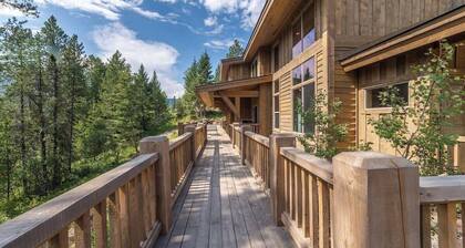 Mountain Views•2BR Condo Balcony Spa• Near Glacier