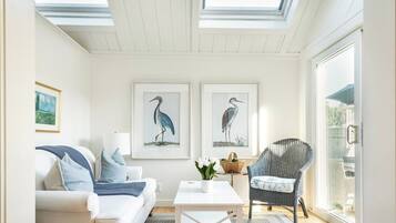 TV, fireplace, books, offices