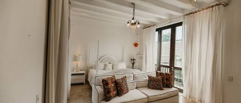 5 dormitoris, caixa forta a l'habitació i planxa i posts de planxar