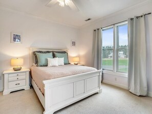5 Schlafzimmer, Schreibtisch, Bügeleisen/Bügelbrett, kostenloses WLAN