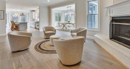 Minutes from Downtown St. Michaels | Pool | Pickle Ball Court | Private Dock | K