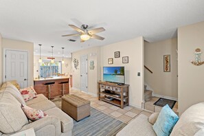 Een smart-tv en boeken