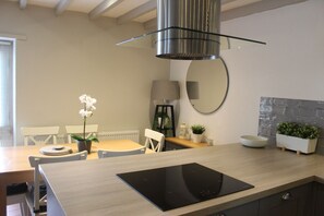 Private kitchen - Charming Countryside Cottage, Diptford Near Totnes (Totnes)