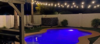 Open floor plan w/private pool! 2mi to Stadium/Shopping/Food