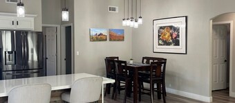 Open floor plan w/private pool! 2mi to Stadium/Shopping/Food