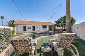 Innendørsbasseng og utendørsbasseng