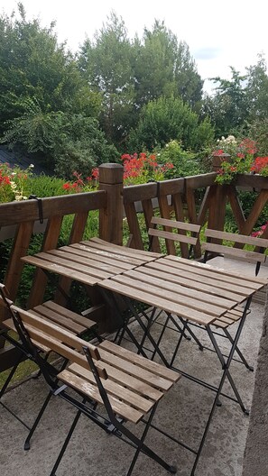 Departamento de diseñador, 2 habitaciones, balcón, vista al jardín | Terraza o patio