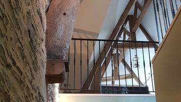 Romantic Studio Suite, 1 Queen Bed, Non Smoking, Hot Tub | WiFi (free), individually decorated, individually furnished, bed sheets