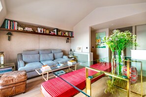 Smart TV, DVD player - 2 BR refurbishhed penthouse - Sloane Square Chelsea (London)