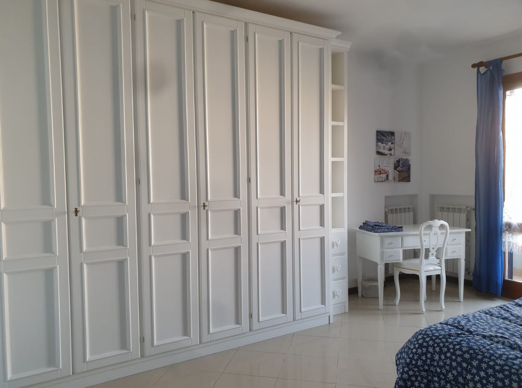 3 bedrooms, desk, iron/ironing board, travel crib