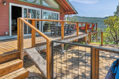 Pet Friendly Bass Lake Cabin w/Pvt Dock Sleeps 11