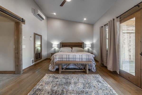 2 عدّة غرف نوم وواي فاي مجانًا وملاءات أسرّة