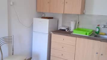 Fridge, oven, electric kettle, toaster