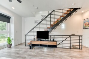 Interior - Modern Loft...Perfect location! (San Antonio)