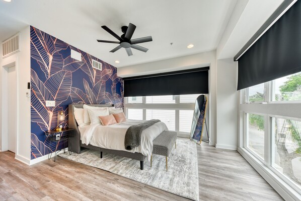 1 bedroom, desk, iron/ironing board, free WiFi - Modern Loft...Perfect location! (San Antonio)