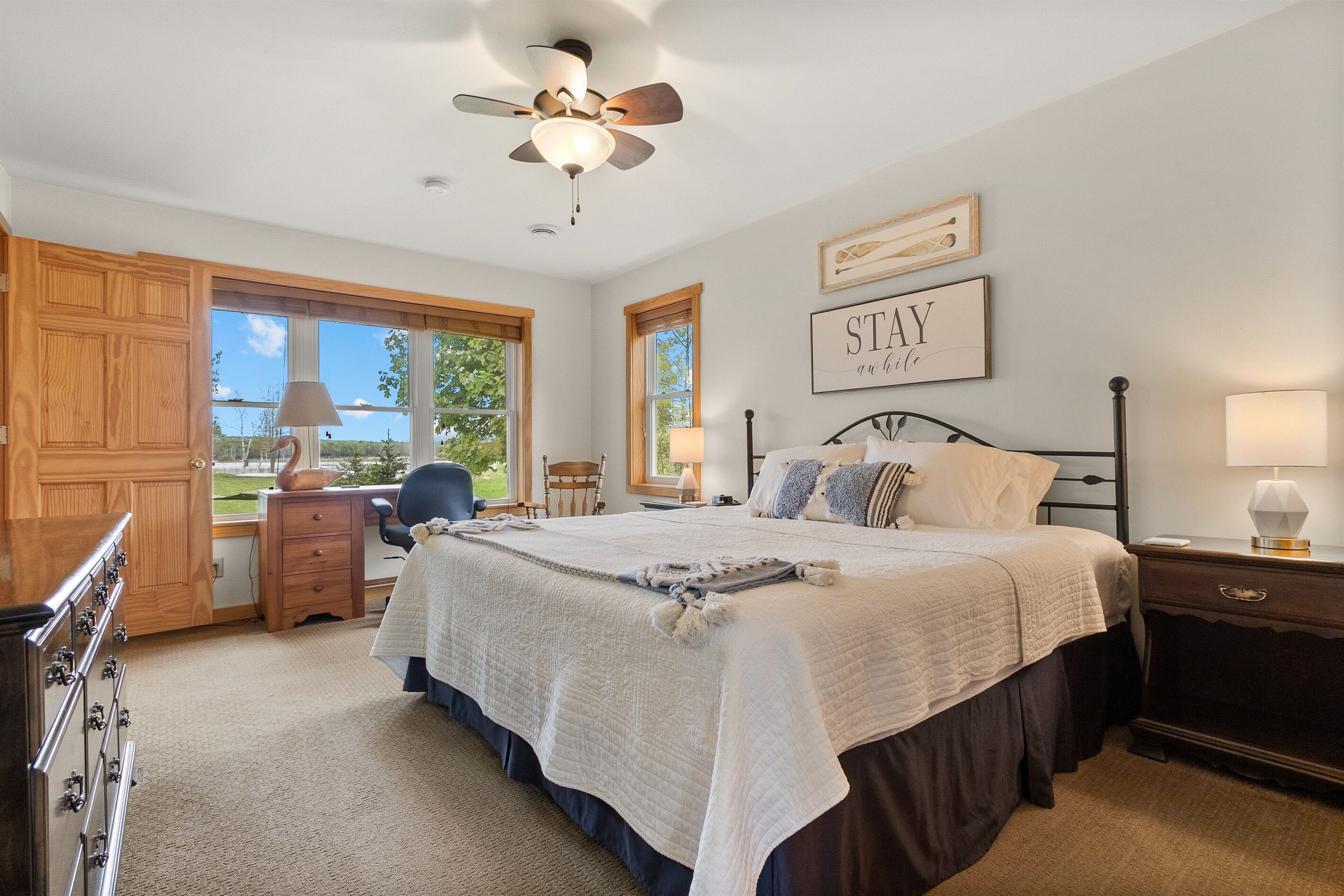 3 多间卧室、办公桌、熨斗/熨衣板、旅行婴儿床