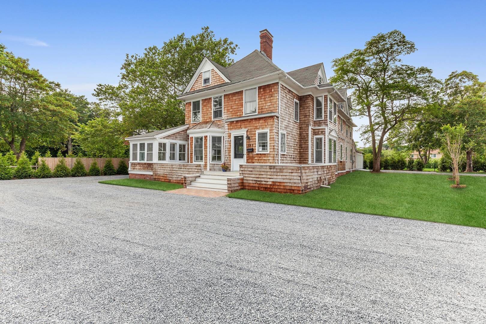 Perfect Location...walk to beach, walk to town