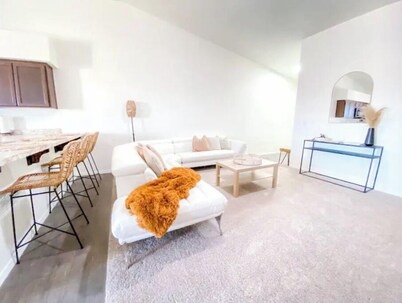 Yuma Boho/Airy 3 bedroom home with free parking