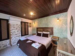 ALESTA | 1 室のベッドルーム、エジプト綿のシーツ、高級寝具、客室ごとに異なる装飾