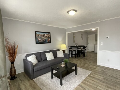 Apt. near Downtown Greenville (2BR/1BA, 3 beds)
