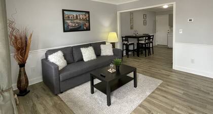 Apt. near Downtown Greenville (2BR/1BA, 3 beds)