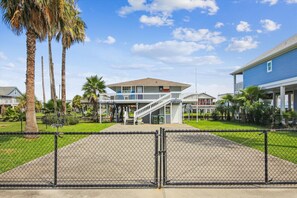 House (3 Bedrooms) | Property amenity