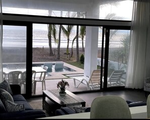 Interior - Stunning contemporary beach front villa (Puntarenas Province)